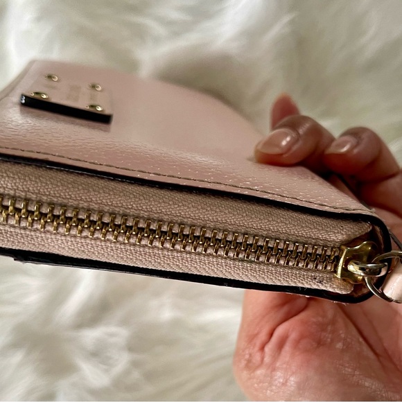 Kate Spade Leather Zip around Continental Wallet- Pink with Gold hardware - Picture 11 of 16